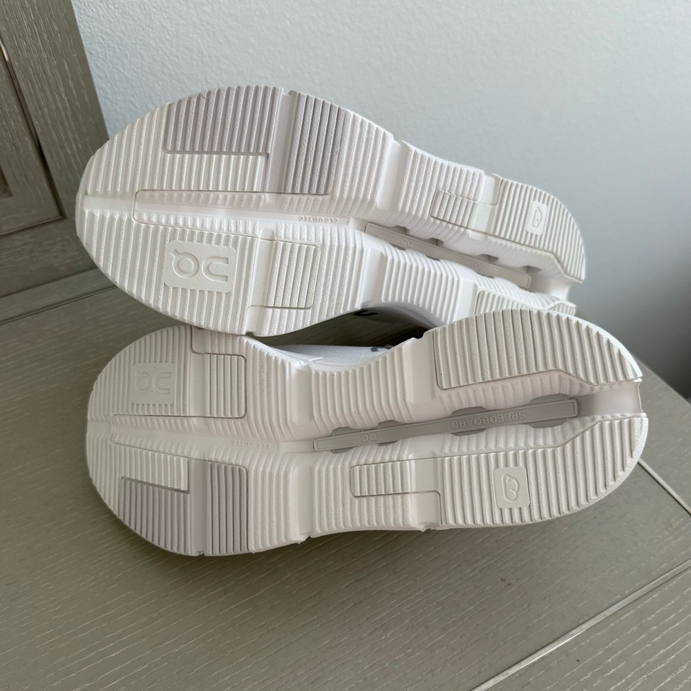 On Cloudnova 2 Sneakers - Picture 6 of 6